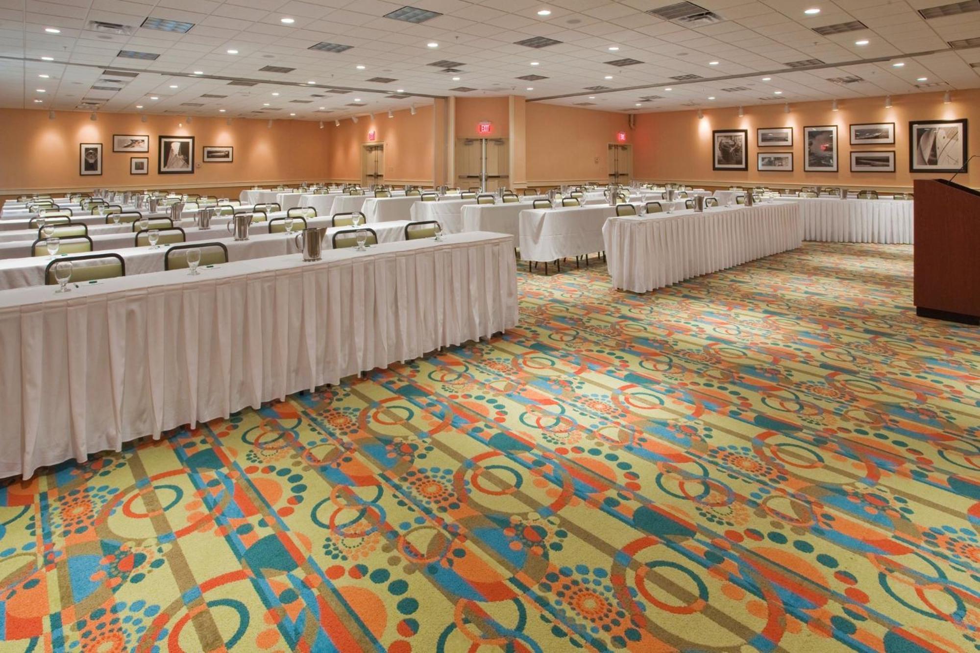 Holiday Inn & Suites Virginia Beach - North Beach By Ihg Exterior foto