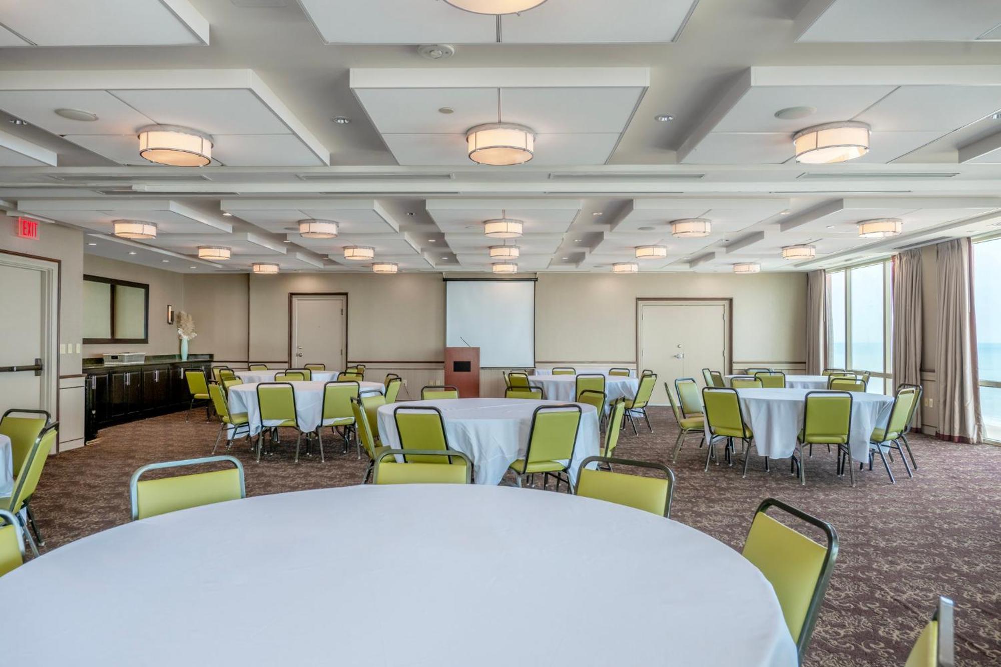 Holiday Inn & Suites Virginia Beach - North Beach By Ihg Exterior foto